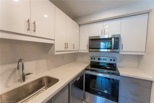 103-700 Lawrence Road, Hamilton, ON L8K 1Z5