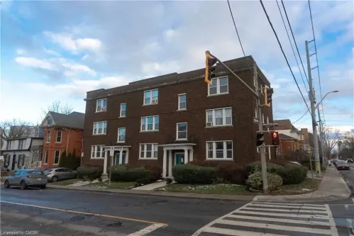 4-229 Hess Street S, Hamilton, ON L8P 3P3