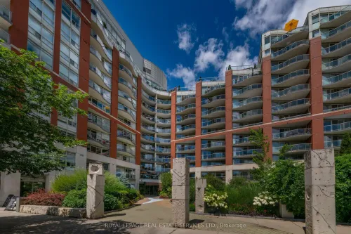 550 Queens Quay W 707, Toronto, ON M5V 3M8