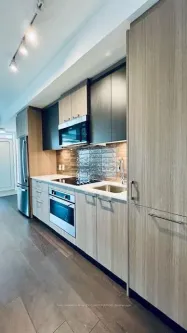 10 Oak Street 107, Toronto, ON M5A 0Z1