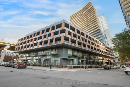 20 Bruyeres Mews 802, Toronto, ON M5V 0G8