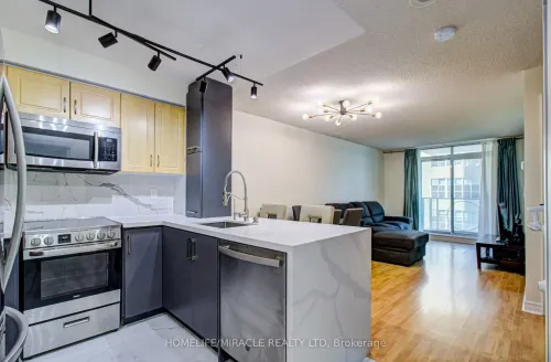 212 Eglinton Avenue 705, Toronto, ON M4P 0A3