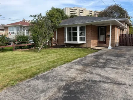 219 Lynedock Crescent, Toronto, ON M3A 2B5
