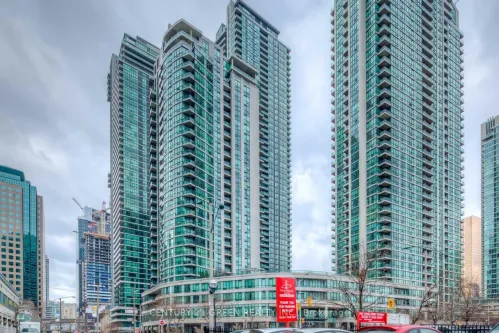 16 Yonge Street 1505, Toronto, ON M5E 2A1