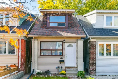 20 Kelvin Avenue, Toronto, ON M4C 5C8