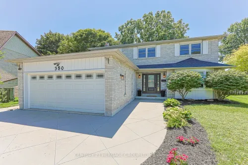 380 Selby Crescent, Newmarket, ON L3Y 6E1