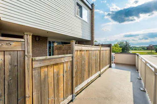 301 Milestone Crescent, Aurora, ON L4G 3M2