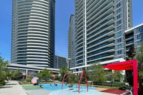 7167 Yonge Street 311, Markham, ON L3T 0E1