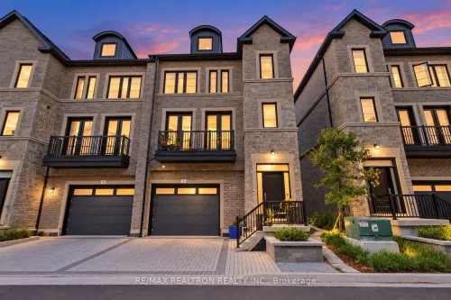260 Eagle Street 07, Newmarket, ON L3Y 1K1