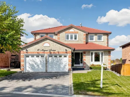 10 Magani Avenue, Bradford West Gwillimbury, ON L3Z 2S9
