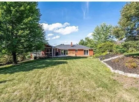 12 Cairns Boulevard, Springwater, ON L0L 1X0