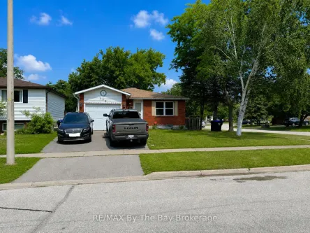 326 Christine Drive, Midland, ON L4R 5A4