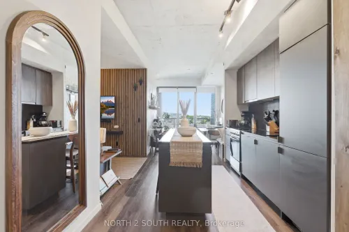 7 Smith Crescent 717, Toronto, ON M8Z 0G3