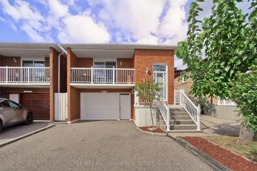 7431 Sigsbee Drive, Mississauga, ON L4T 3S5