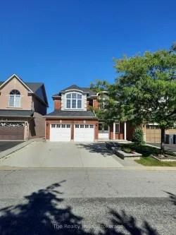 21 Arctic Fox Crescent, Brampton, ON L6R 0J3
