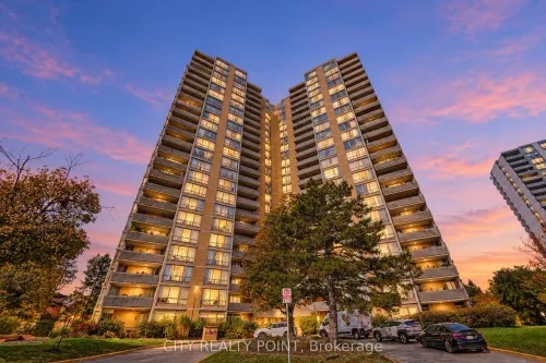 10 Martha Eaton Way 2003, Toronto, ON M6M 5B3