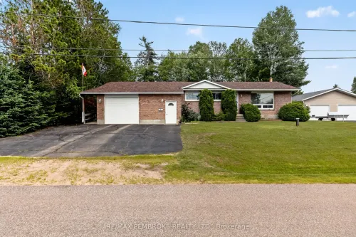 7 Martin Street, Laurentian Hills, ON K0J 1J0