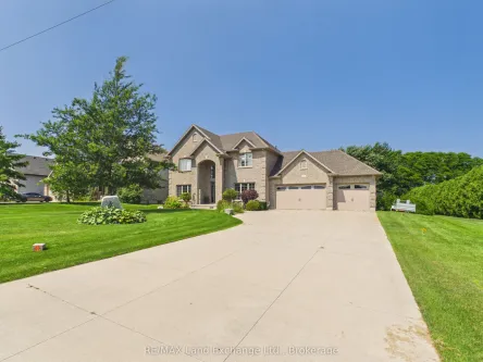 4 Scott Crescent, Huron-Kinloss, ON N2Z 0C6