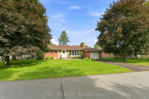 19 Ellery Crescent, Bells Corners and South to Fallowfield, ON K2H 6M5