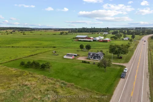 38922 41 Highway, Laurentian Valley, ON K8A 6W4
