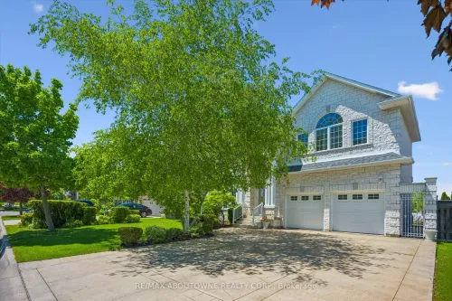 6 Fourseasons Drive, Hamilton, ON L8E 5Y5