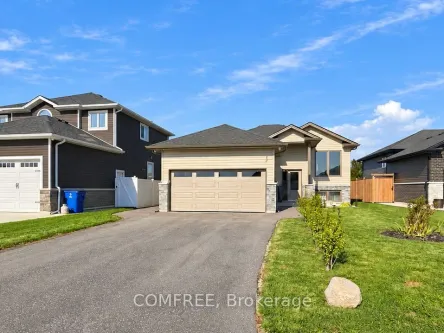 32 Hawthorne Crescent, Chatham-Kent, ON N0P 2L0